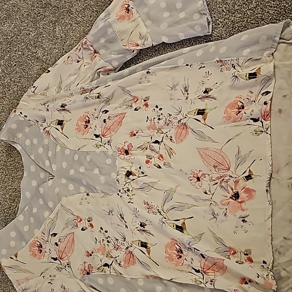 🟠N🔹️Polka-dots & Floral Bell Sleeve Blouse